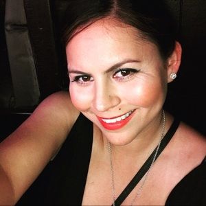 Meet your Posher, Veronica